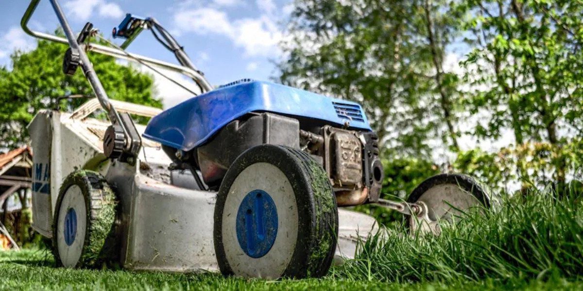 SMALL ENGINE AND LAWN MOWER MAINTENANCE GUIDE