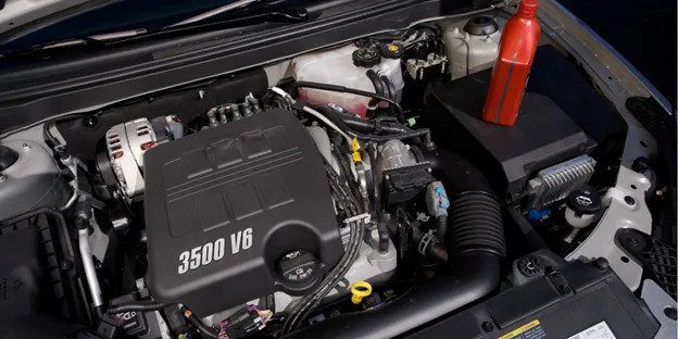 2-STROKE VS. 4-STROKE ENGINE OILS: WHAT SETS THEM APART?