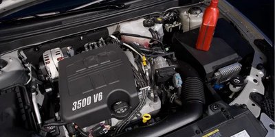 2-STROKE VS. 4-STROKE ENGINE OILS: WHAT SETS THEM APART?